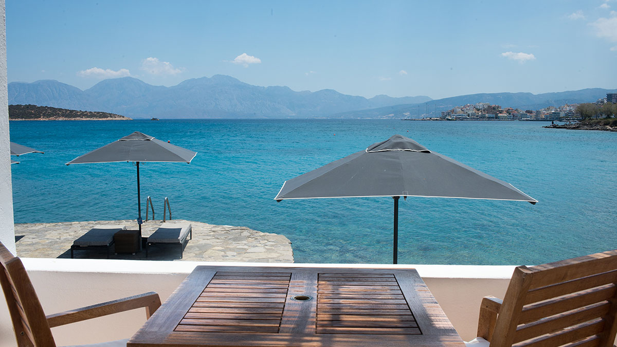 Bungalow Waterfront with Reserved Sundeck